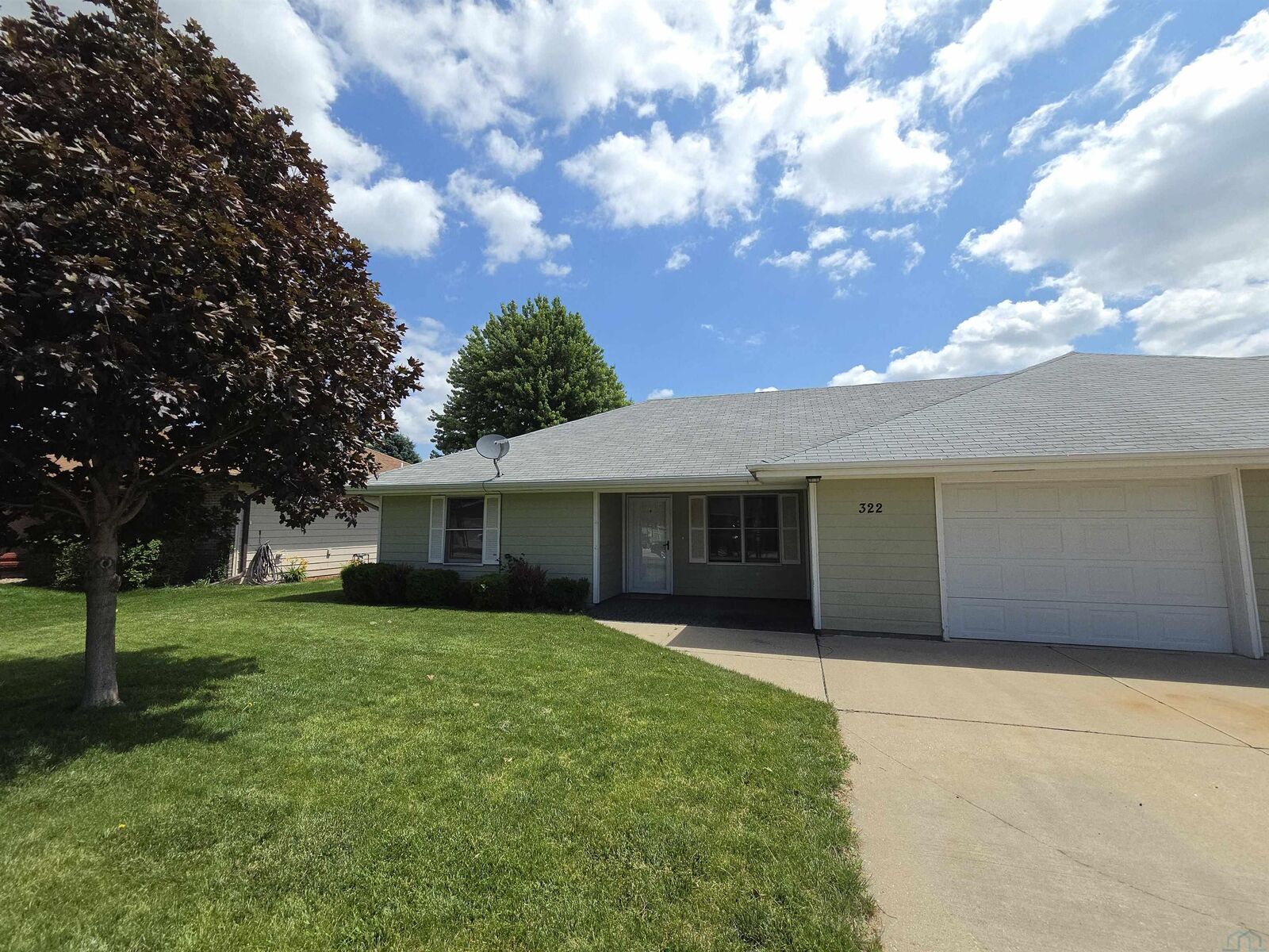 Property Photo:  322 Lakeshore Dr.  SD 57049 