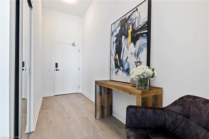 Property Photo:  3900 Confederation Parkway 2408  ON L5B 0M3 
