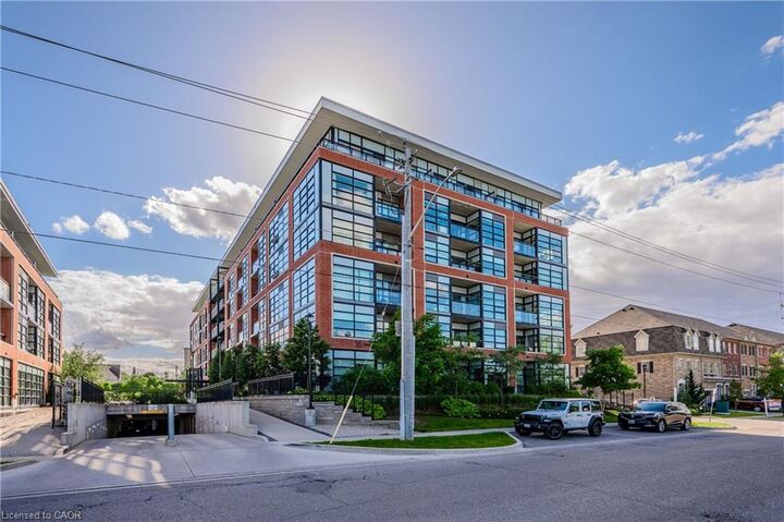 Property Photo:  15 Prince Albert Boulevard 414  ON N2H 0C2 