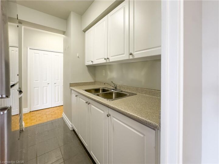 Property Photo:  133 Herkimer Street 904  ON L8P 2H3 