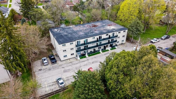 Property Photo:  930 Eagle Street N 20  ON N3H 1C4 