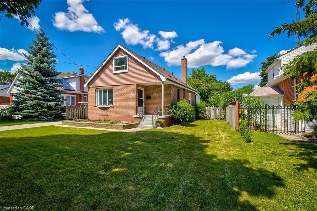 Property Photo:  101 South Bend Road E Upper  ON L9A 2B3 