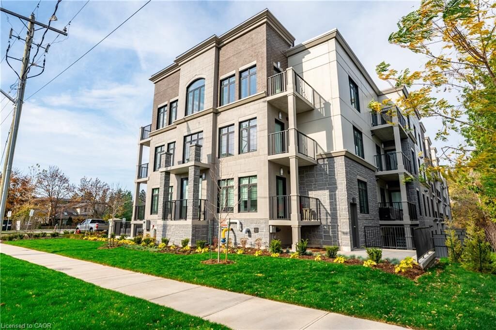 Property Photo:  153 Wilson Street W 319  ON L9G 1N4 