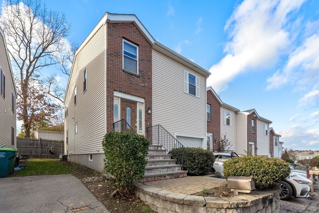 Property Photo:  215 Saint Mary St 3  MA 02494 