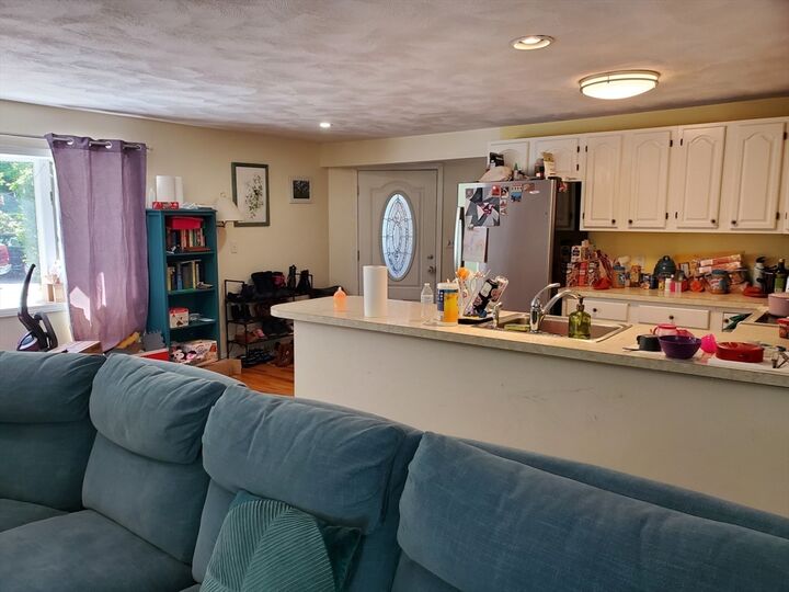 Property Photo:  4 Minuteman Dr 1  MA 01730 