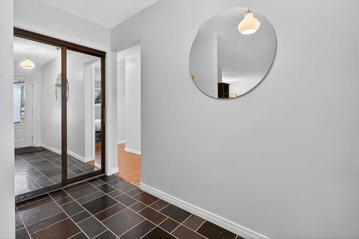 Photo de la propriété: 203 Southampton Drive SW AB T2W 0V6
