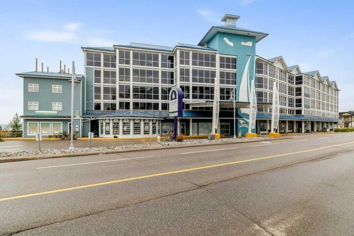 5100 Lakeshore Drive 401 — photo 1