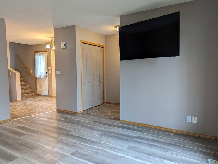 Property Photo:  4727 44 Street  AB T4S 1N5 