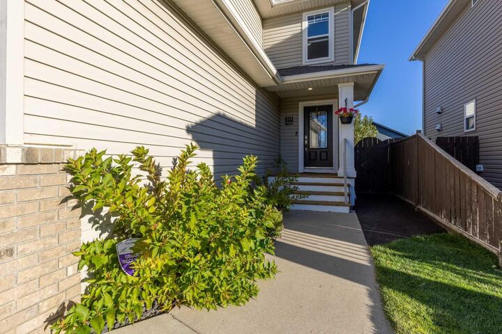 Property Photo:  313 Sundance Drive  AB T0L 0V2 