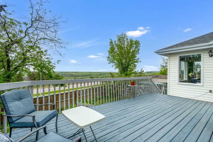 Property Photo:  191 Edgebrook Rise NW  AB T3A 5J6 