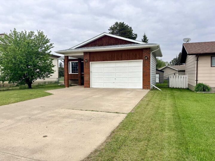 Property Photo:  5916 50 Avenue  AB T9X 1V8 