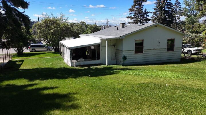 Property Photo: 332 Third Street W AB T4C 1Z6