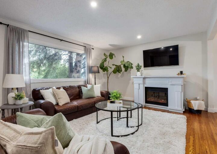 Property Photo:  182 Fyffe Road SE  AB T2H 1C1 