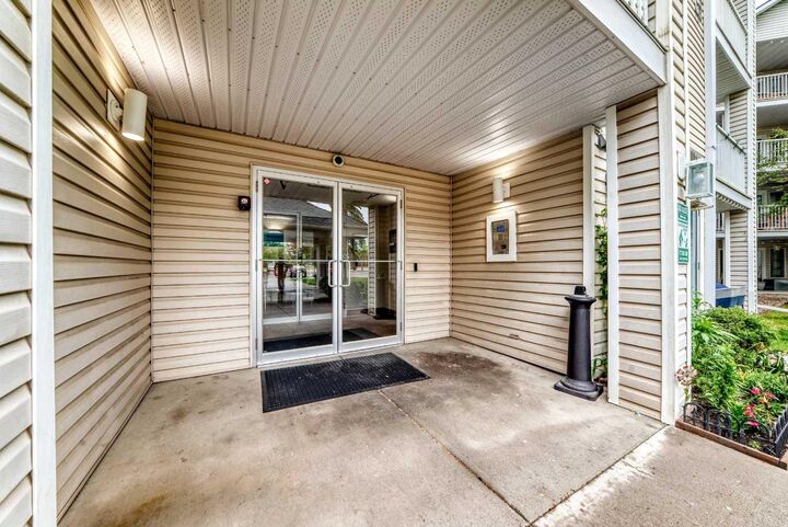 Property Photo: 6224 17 Avenue SE 2215 AB T2A 7X8