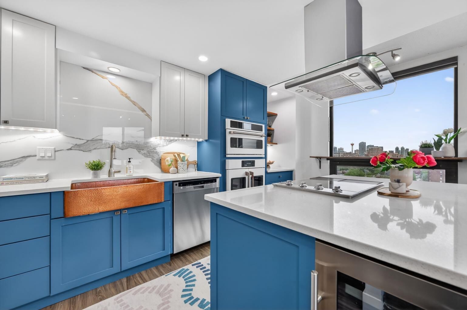Property Photo:  1304 15 Avenue SW 1  AB T3C 0X7 
