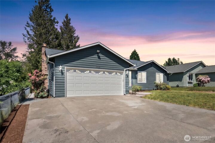 Property Photo: 19750 SE 263rd Place WA 98042