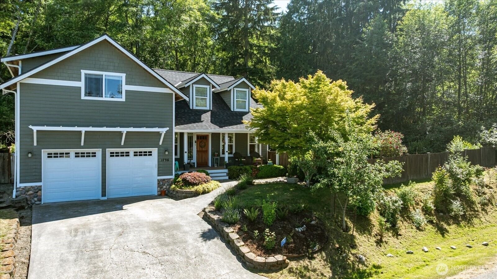Property Photo:  1796  Twin Oaks Lane  WA 98249 