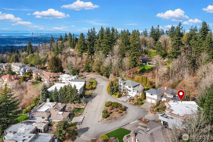 Property Photo: 14740 SE 56th Street WA 98006