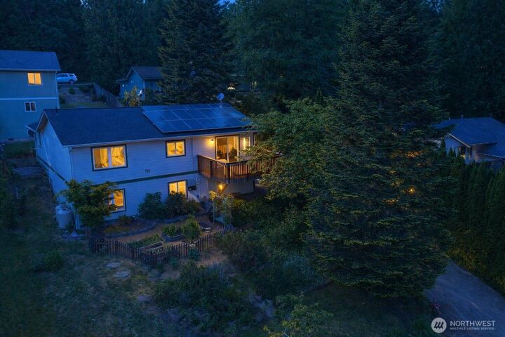 Property Photo: 765 Summerset Way WA 98284