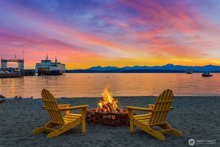Property Photo: 8917 Fauntleroy Way SW WA 98136