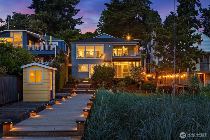 Property Photo:  8917  Fauntleroy Way SW  WA 98136 