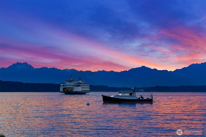Property Photo: 8917 Fauntleroy Way SW WA 98136