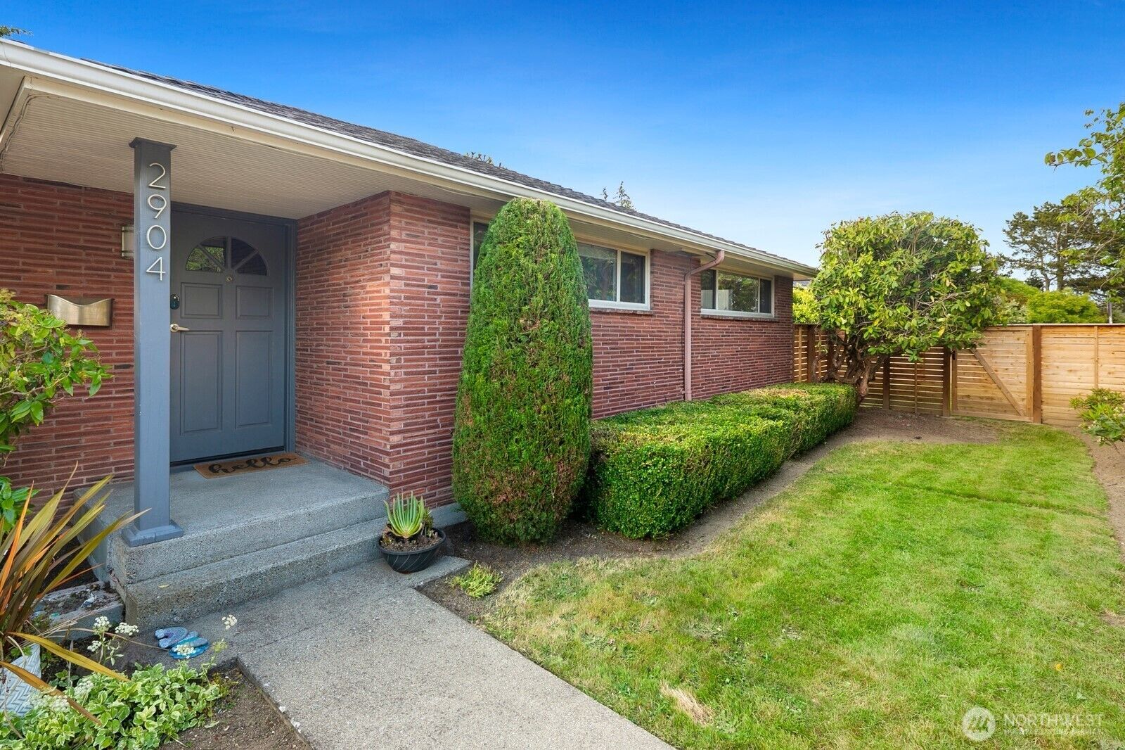 Property Photo:  2904 W Tilden Street  WA 98199 