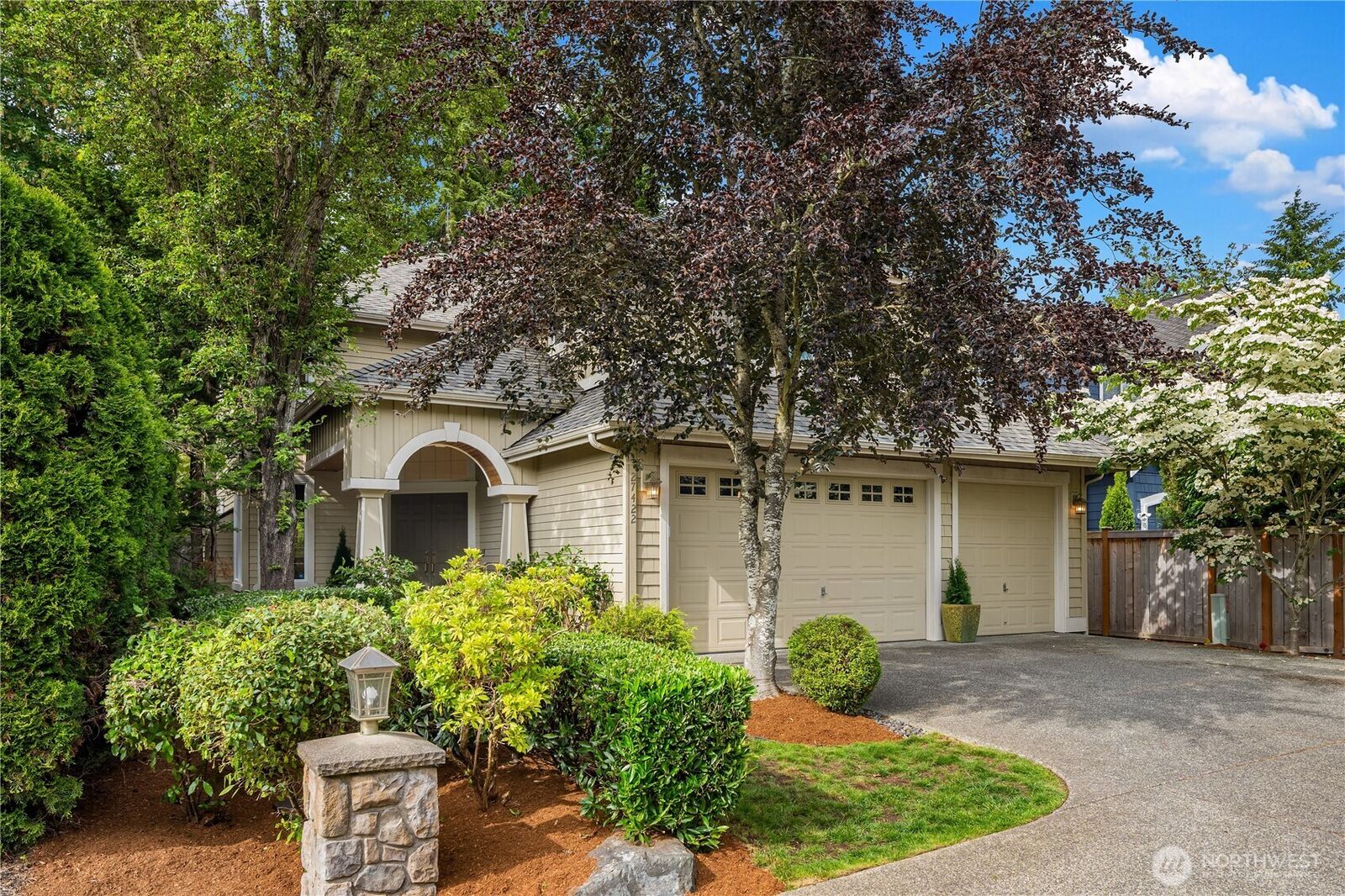 Property Photo:  27422 SE 8th Place  WA 98075 