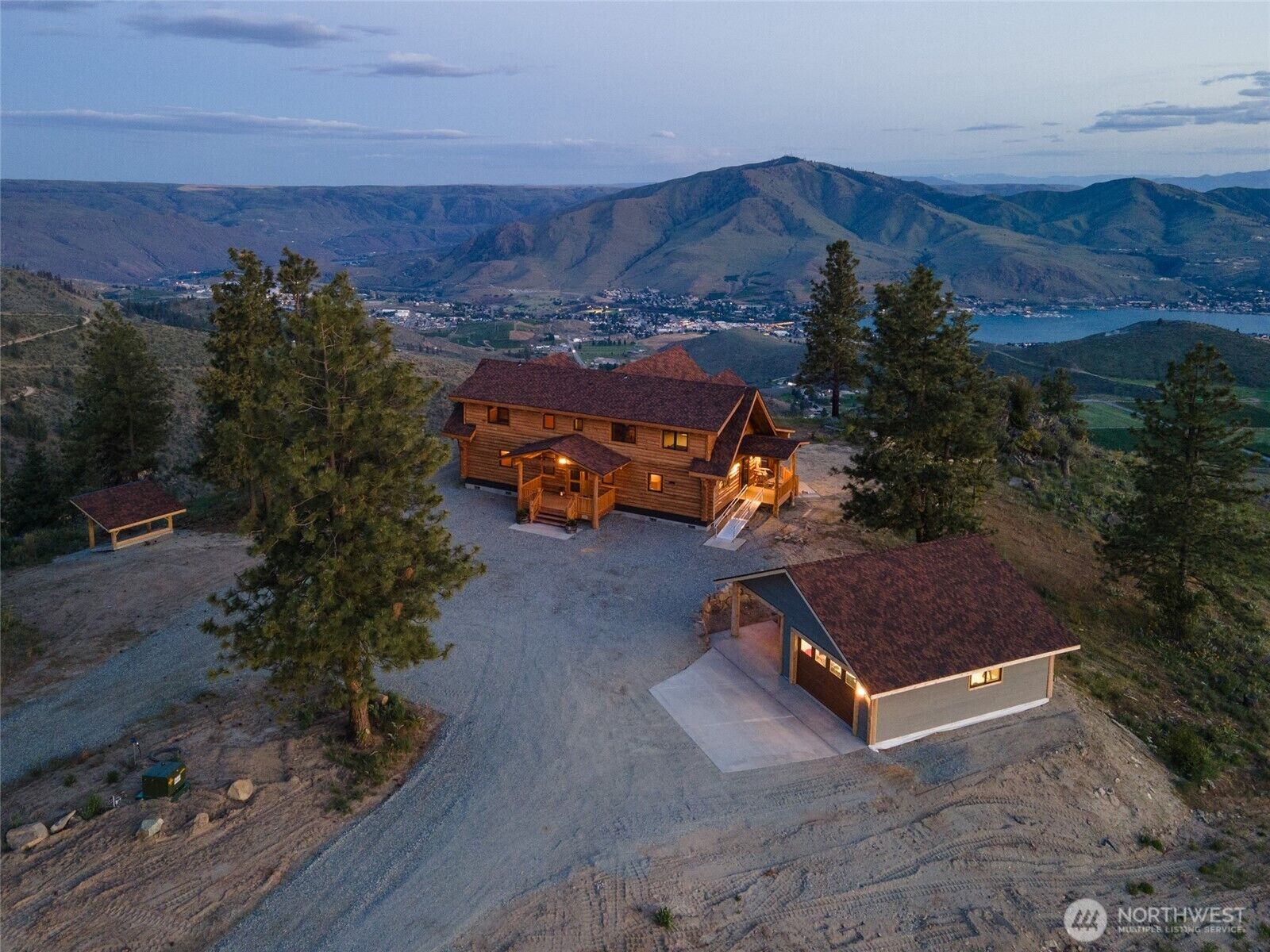 Property Photo:  1831  Cottontail Lane  WA 98816 