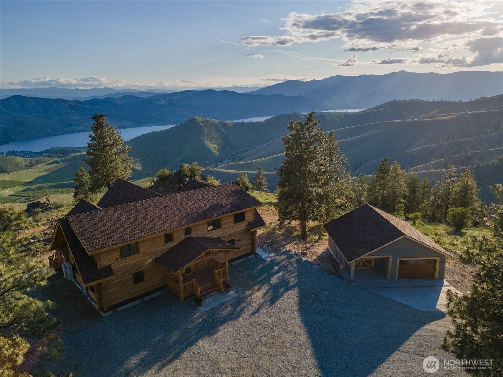 Property Photo: 1831 Cottontail Lane WA 98816