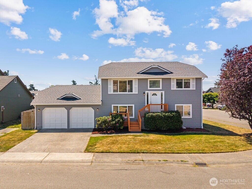Property Photo:  1675 SW 8th Avenue  WA 98277 