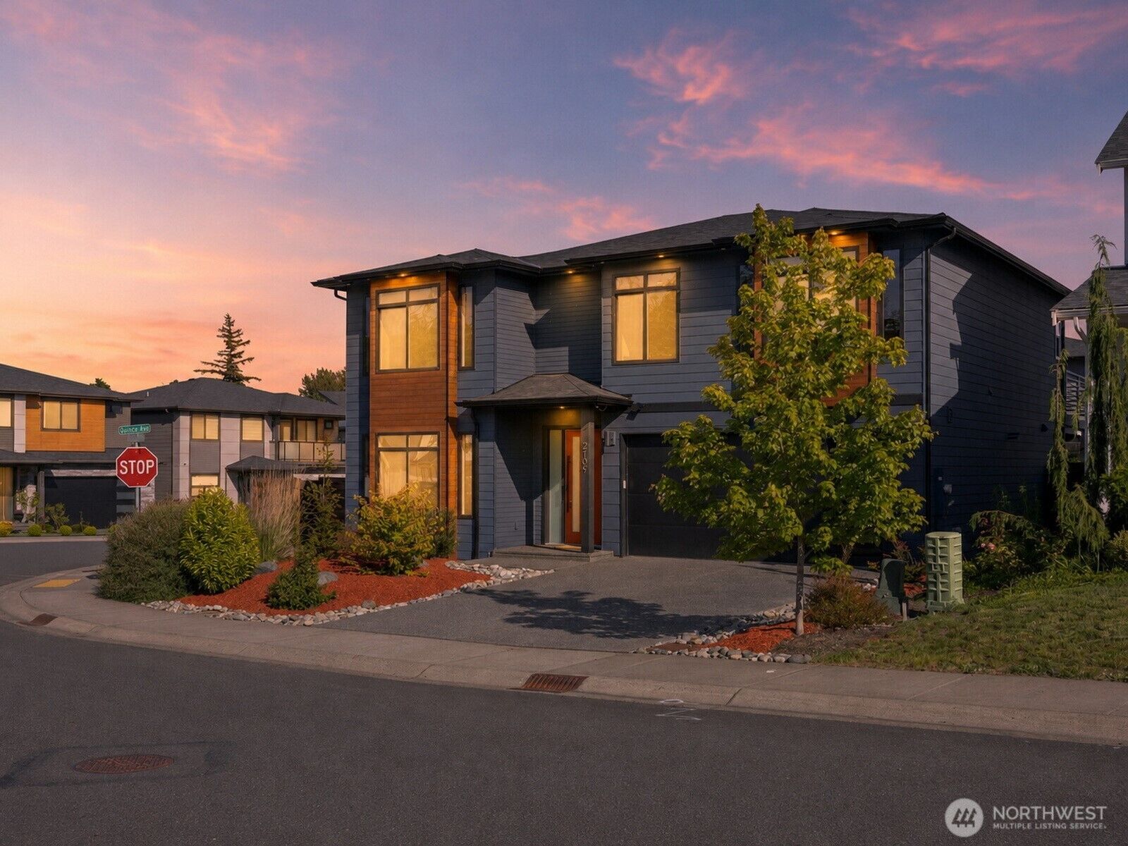 Property Photo:  2109  Lancaster Way  WA 98248 
