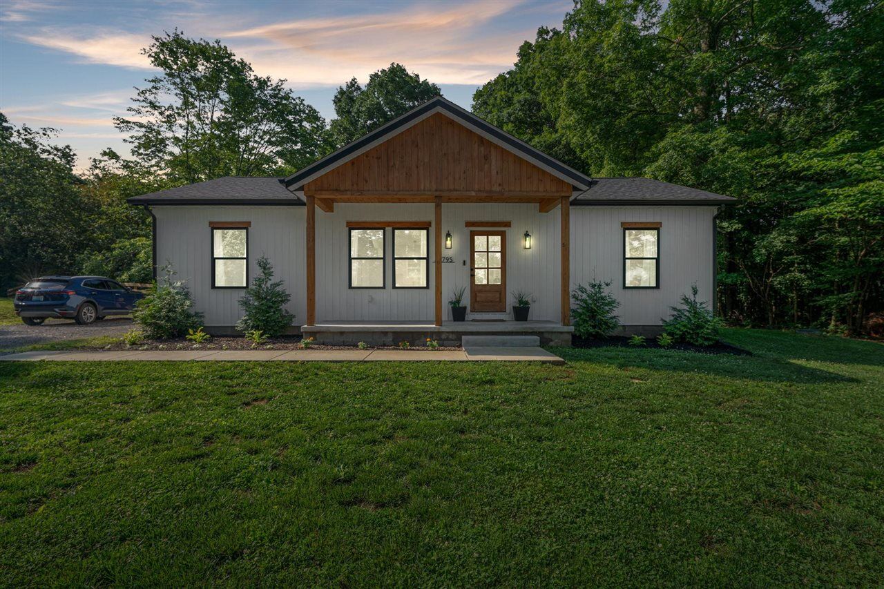 Property Photo:  2795 Franklin Road  KY 42164 