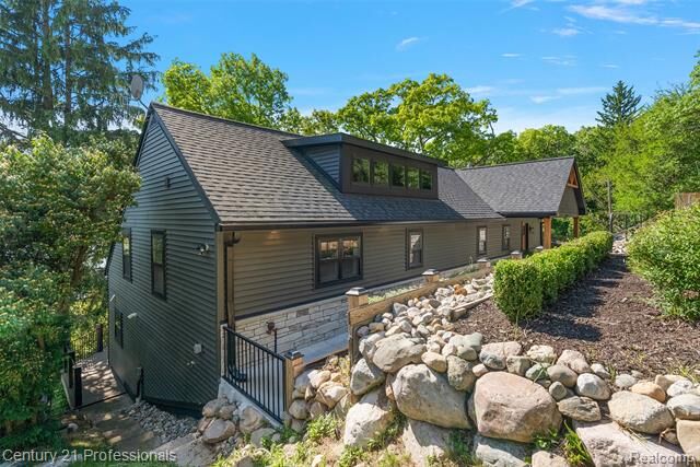 Property Photo:  1420 Pettibone Lake Road  MI 48356 
