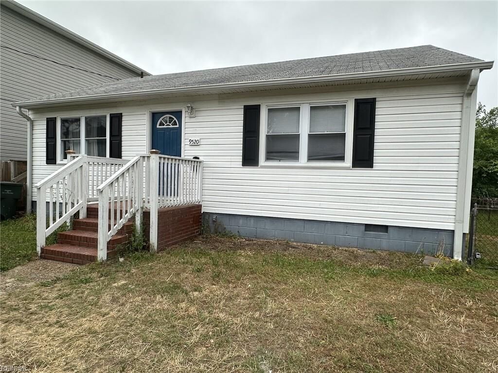 Property Photo: 9520 Warwick Ave VA 23503
