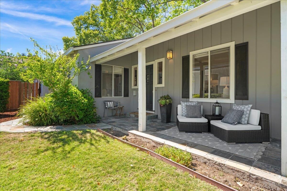 Property Photo: 991 Lincoln Avenue CA 94301