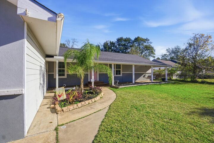 Property Photo:  265 E Darby St.  TX 77611 