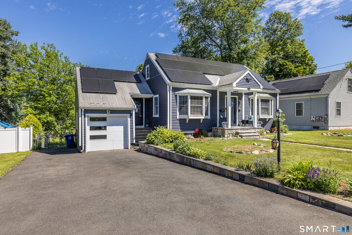Property Photo:  465 Evers Street  CT 06610 