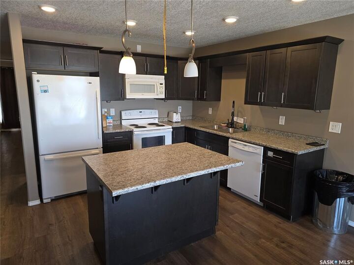 Property Photo:  712 Columbia Avenue  SK S0L 1R0 