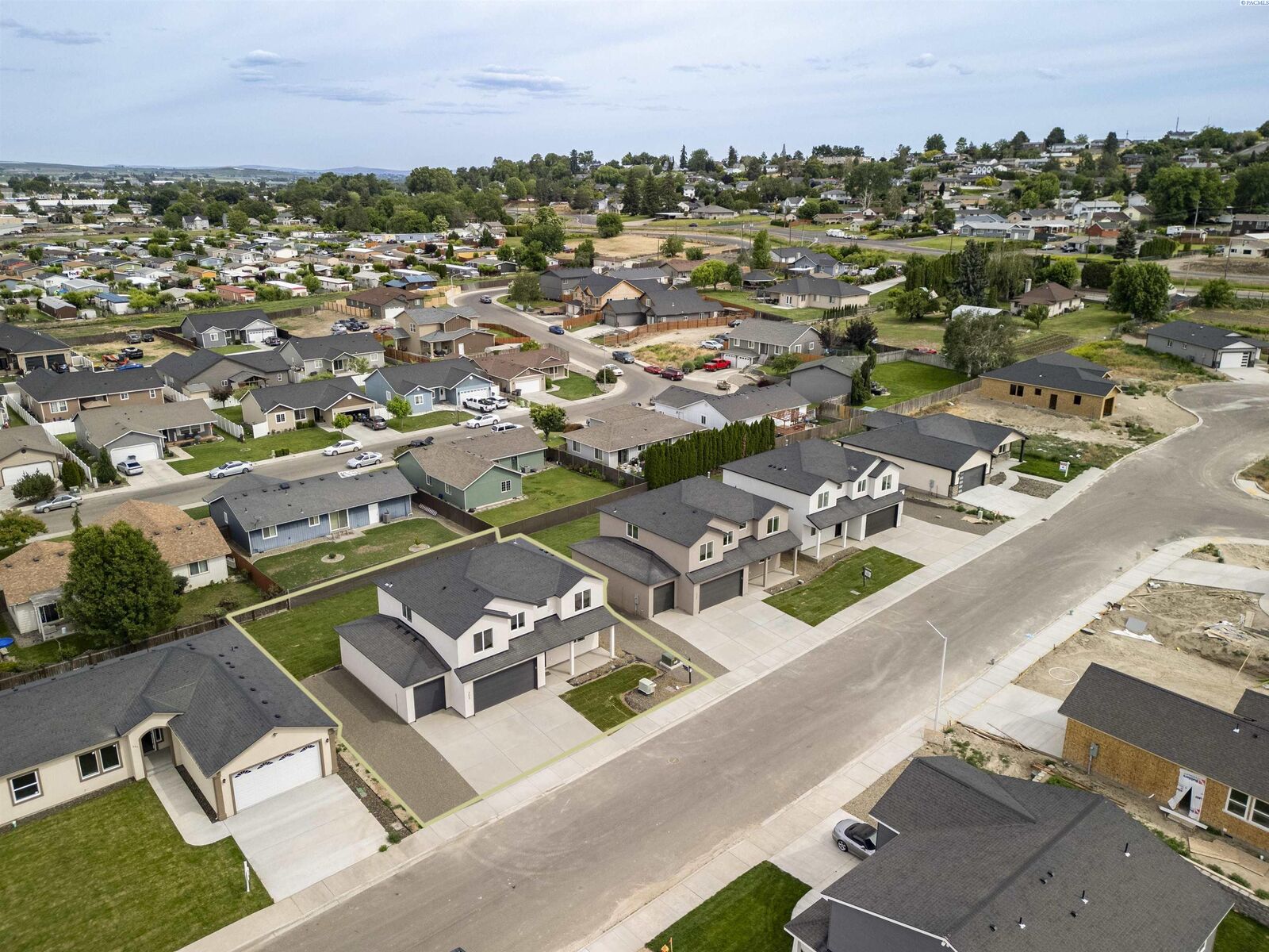 Property Photo:  308 Victoria Street  WA 98944 