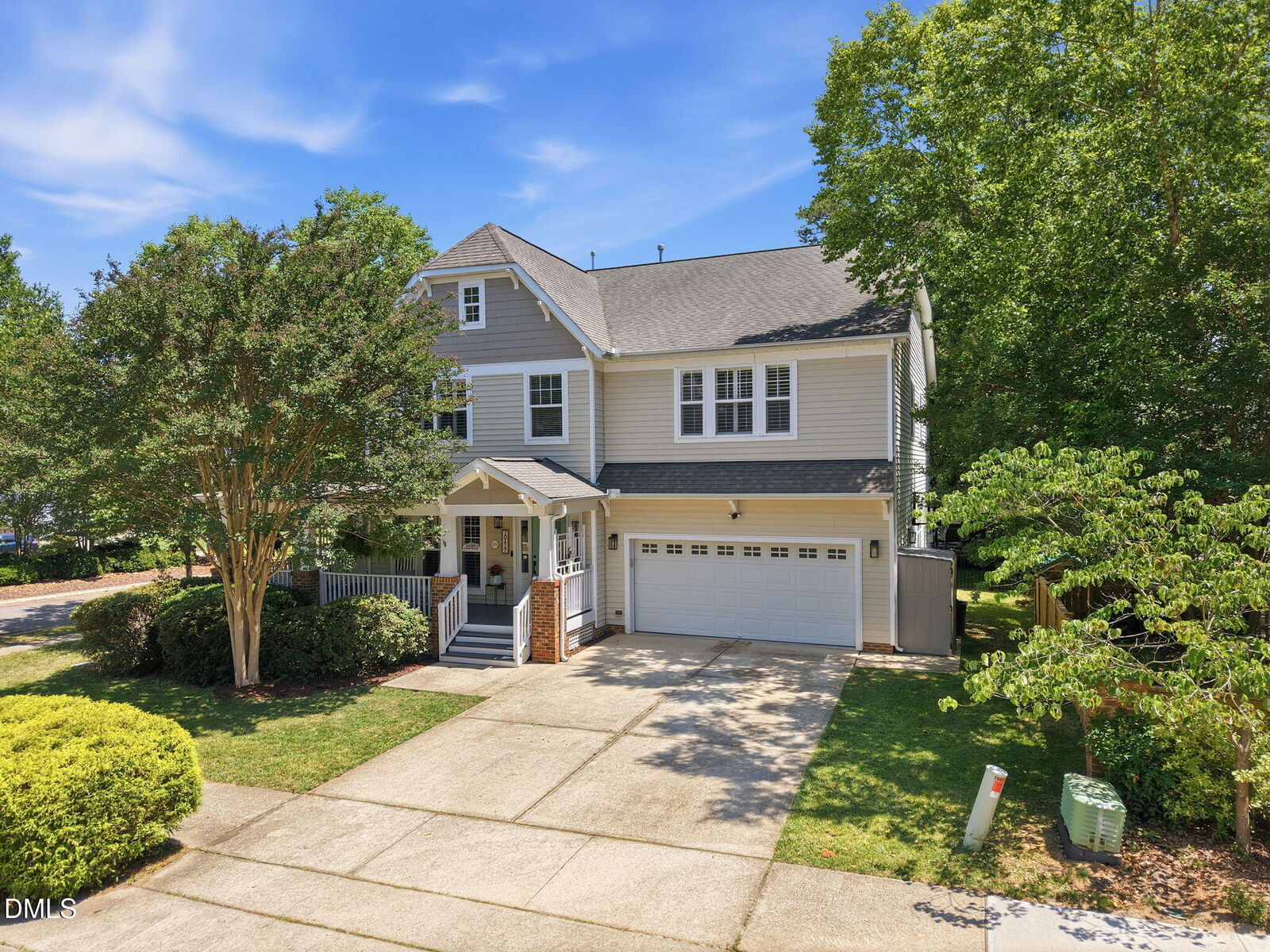 Property Photo: 10617 Friendly Neighbor Lane NC 27614