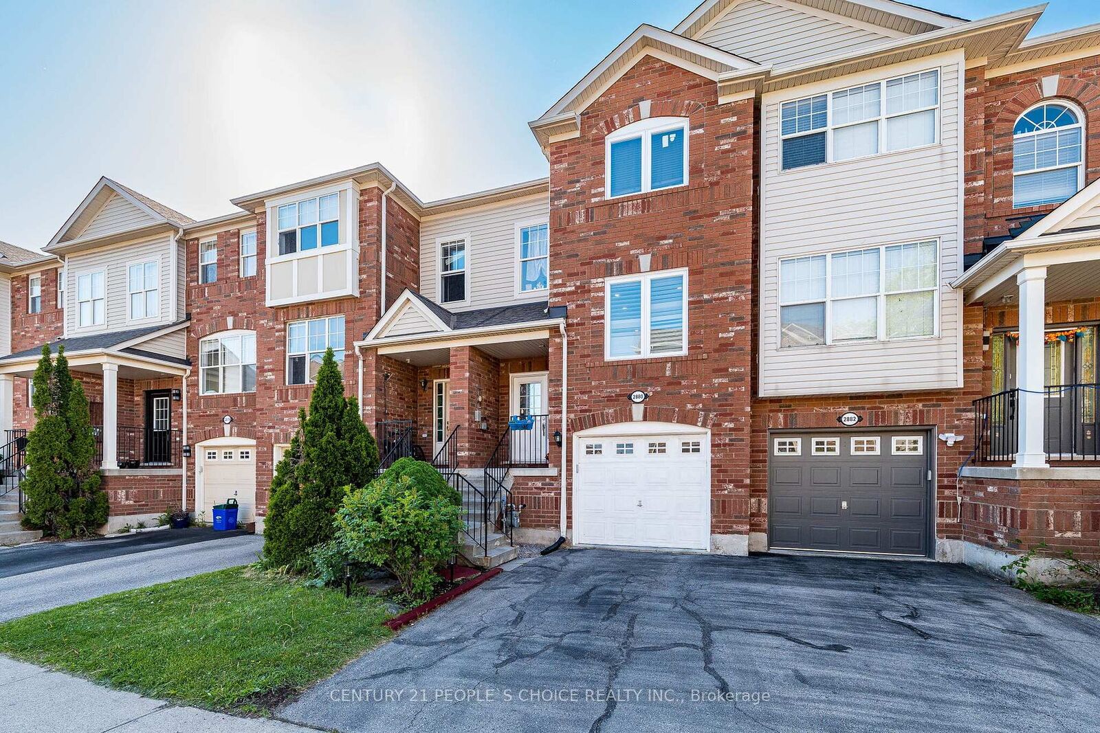 Property Photo: 2880 Garnethill Way ON L6M 5E8