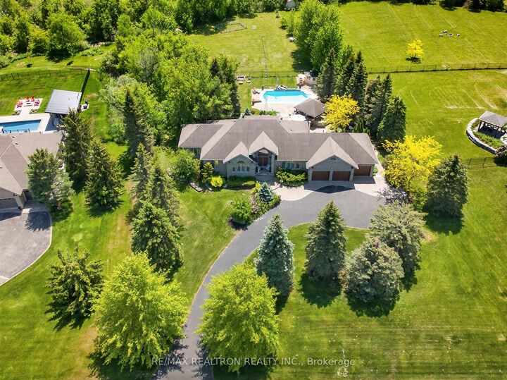 Property Photo: 23 Fairbairn Gate ON L0G 1R0