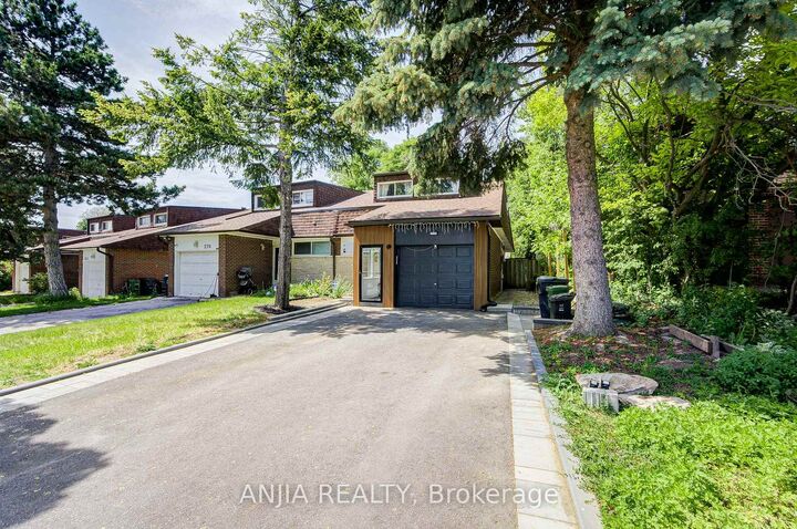 272 McNicoll Avenue — photo 1
