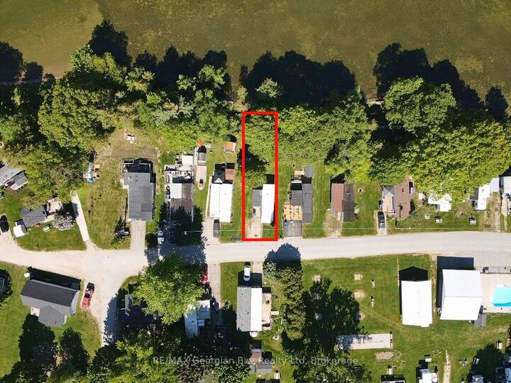 24 Lakeshore Road — photo 1