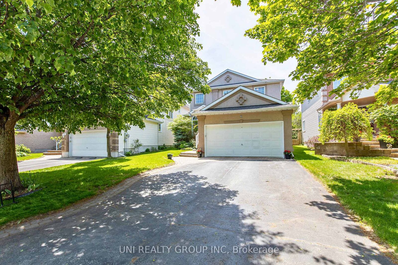 Property Photo: 11 Langford Crescent ON K2K 2N4
