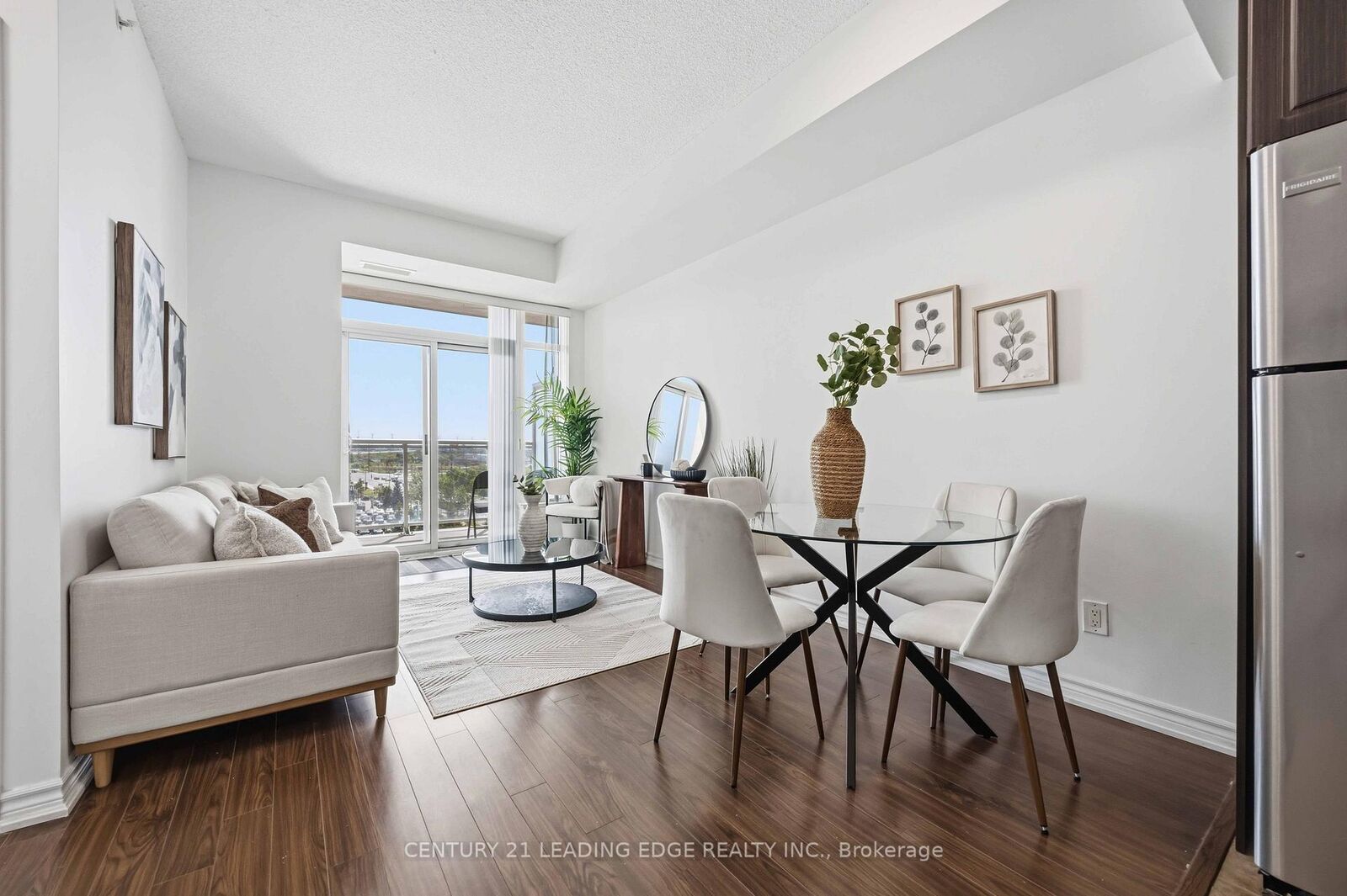 Property Photo: 8323 Kennedy Road 612 ON L3R 5W7