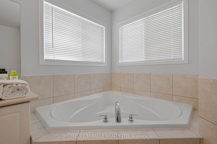 Property Photo: 1867 Arborwood Drive ON L1K 0R3