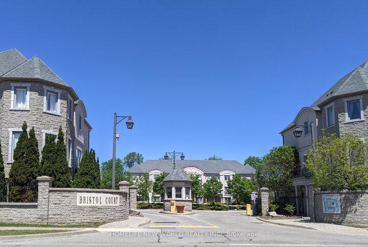 Property Photo: 9133 Bayview Avenue 38 ON L4B 4C5