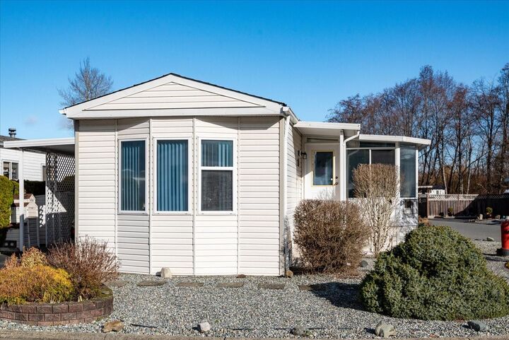 Property Photo:  1839 Valley Oak Dr  BC V9R 6N1 